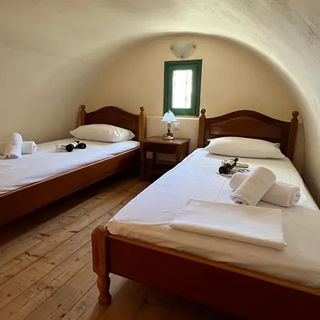 Santa Magia Hotel Kamari (Santorini)