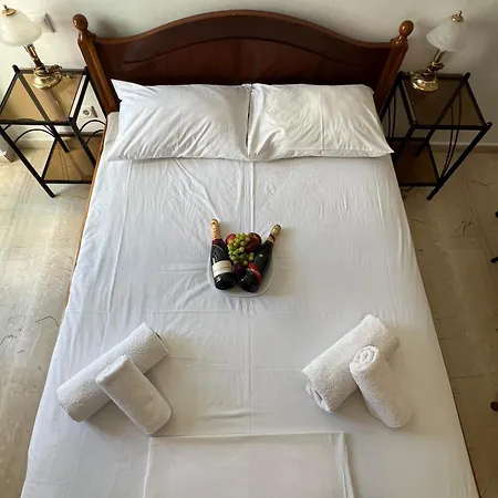 Hotel Santa Magia Kamari (Santorini)